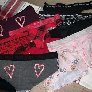 Lot of 10 Christmas themed panties !
